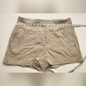 ATHLETA trekkie North Short. Size:12